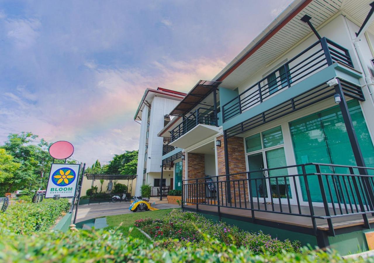 Bloom Guesthouse Chiang Mai Exteriör bild