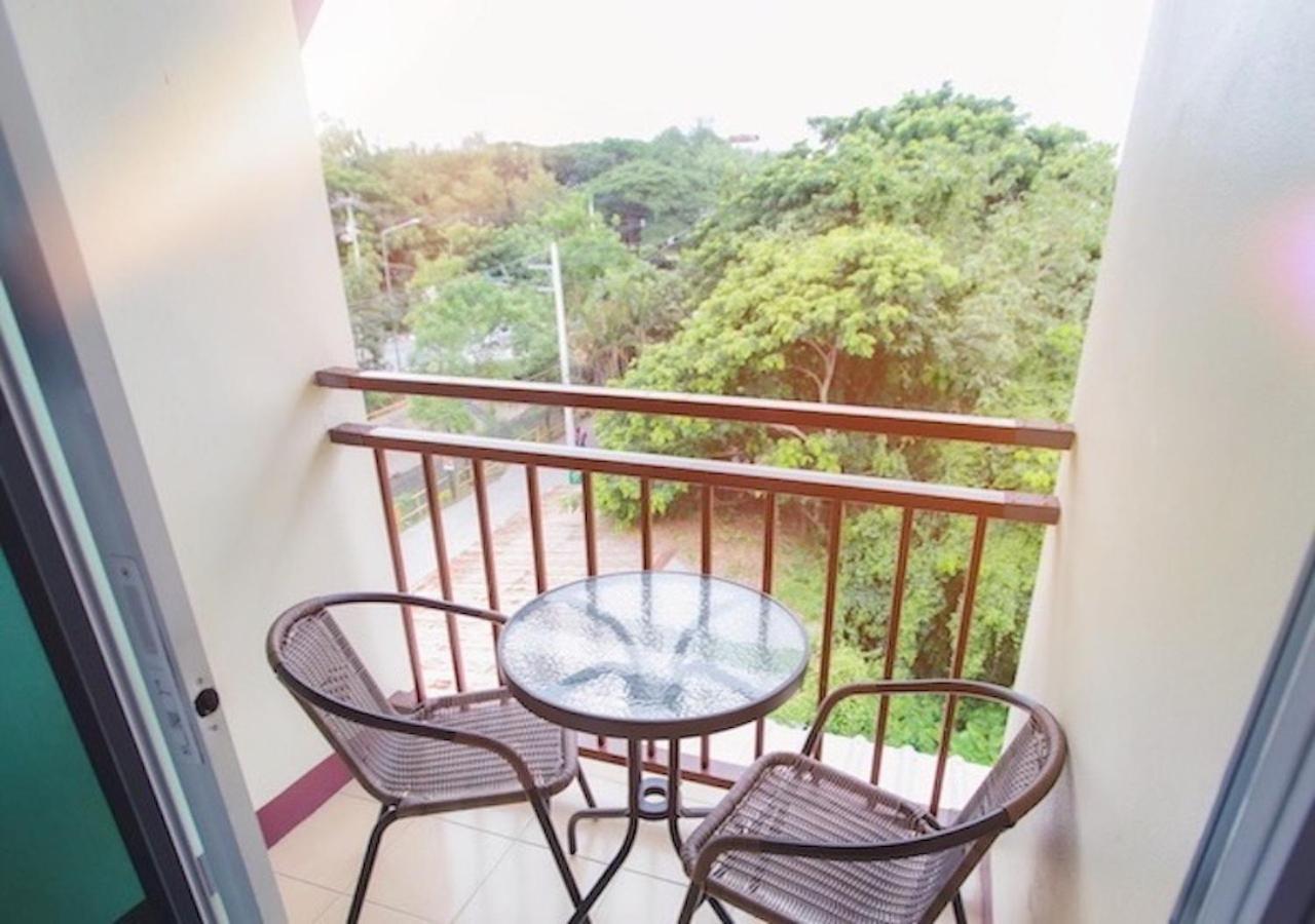 Bloom Guesthouse Chiang Mai Exteriör bild